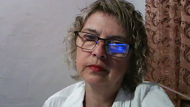ElizabethGorden online show from 06/17/26, 06:40