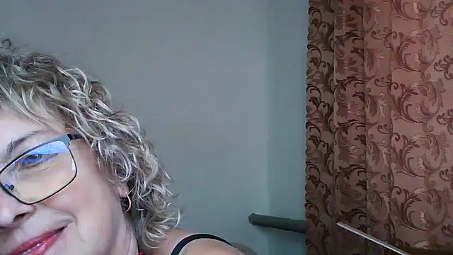 ElizabethGorden online show from 06/19/26, 02:01