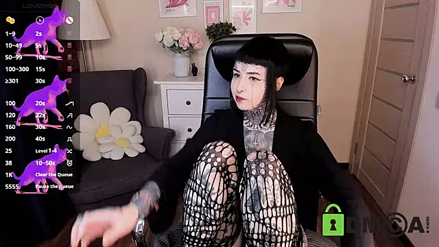 Snapshot of Bloood__Mary chatting on 05/28/26, 11:27 Bloood Mary online show from 05/28/26, 11:27