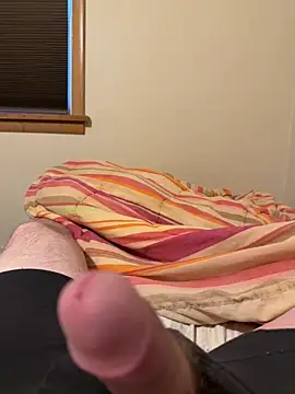 Snapshot of AverageGuyDick chatting on 05/06/26, 11:47 AverageGuyDick online show from 05/06/26, 11:47