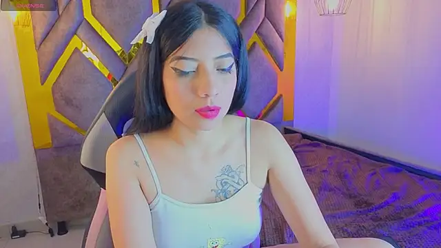Ey Im simone  online show from 05/04/26, 01:47