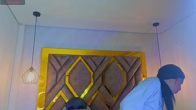 Snapshot of Ey_Im_simone_ chatting on 05/05/26, 11:46 Ey Im simone online show from 05/05/26, 11:46