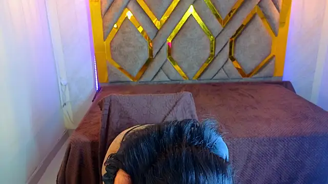 Snapshot of Ey_Im_simone_ chatting on 05/11/26, 04:04 Ey Im simone online show from 05/11/26, 04:04
