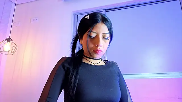Snapshot of Ey_Im_simone_ chatting on 06/13/26, 12:47 Ey Im simone online show from 06/13/26, 12:47