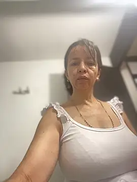 Soy Camila8 online show from 05/16/26, 12:48