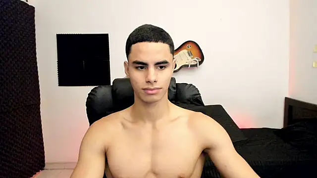 Snapshot of chicozen chatting on 06/15/26, 01:11 chicozen online show from 06/15/26, 01:11