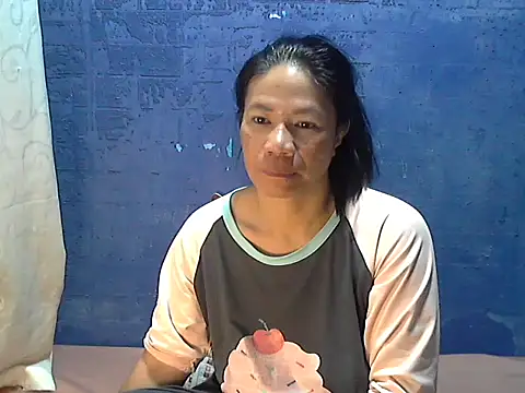 hotchilimom online show from 11/24/25, 11:49