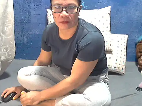 hotchilimom online show from 06/01/26, 11:48