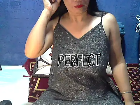 hotchilimom online show from 10/26/25, 08:42