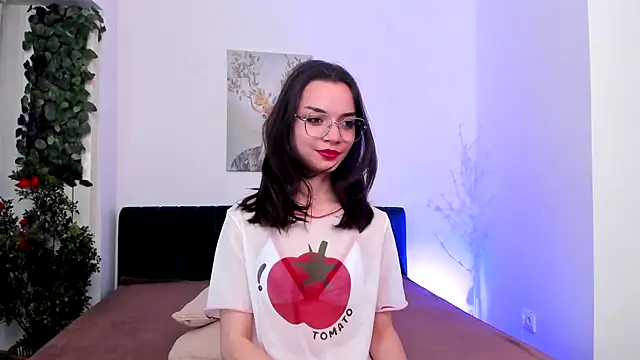 Mimi Petittte online show from 05/06/26, 02:43