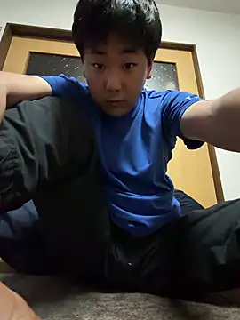 YuuYuu 010 online show from 05/05/26, 11:24