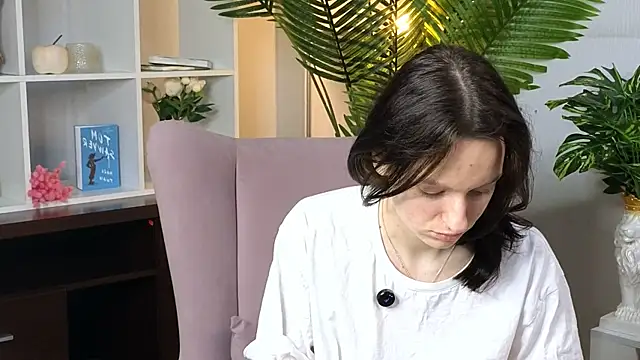 AdrianeMaltbia online show from 05/05/26, 02:09