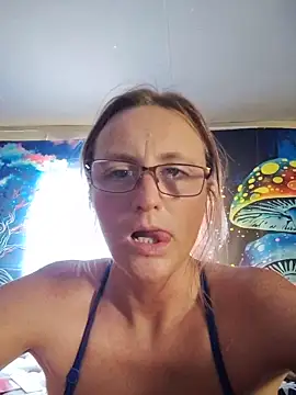 Queenle91 online show from 05/17/26, 08:42
