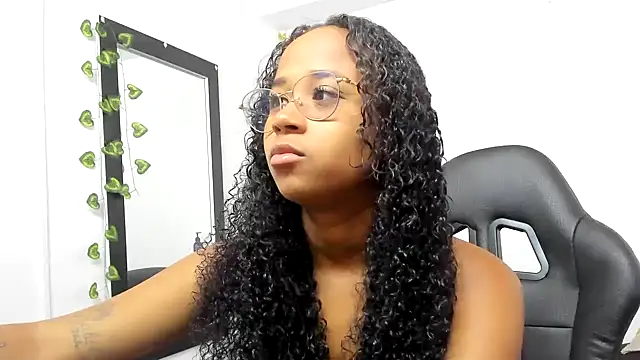 Snapshot of wizarpamela chatting on 07/18/26, 04:04 wizarpamela online show from 07/18/26, 04:04