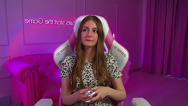 Snapshot of SofiaSarvains chatting on 06/11/26, 02:53 SofiaSarvains online show from 06/11/26, 02:53