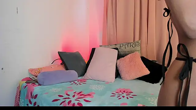Snapshot of Sophiie_dreams chatting on 07/25/26, 12:55 Sophiie dreams online show from 07/25/26, 12:55