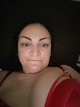 LunaMoonlira online show from 05/27/26, 06:04