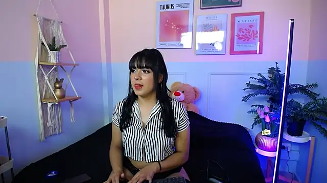 Sophiie Bennet online show from 05/27/26, 11:39