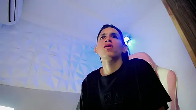 sombra 18 online show from 07/22/26, 02:02