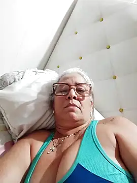 Snapshot of chanelsexx chatting on 06/19/26, 04:13 chanelsexx online show from 06/19/26, 04:13