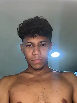Snapshot of thecamilo chatting on 05/06/26, 05:33 thecamilo online show from 05/06/26, 05:33