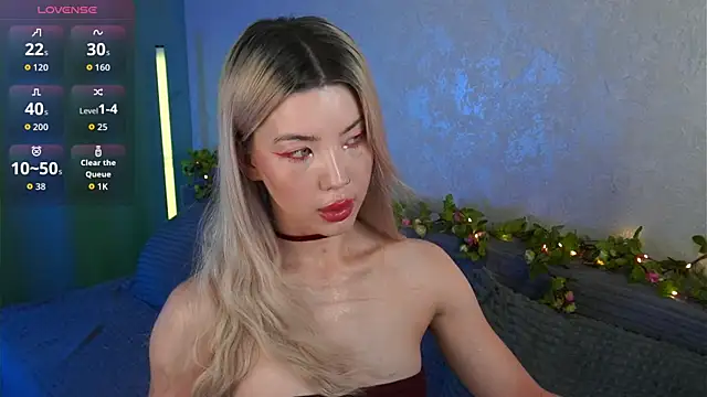 LindaThackerr online show from 06/20/26, 04:17