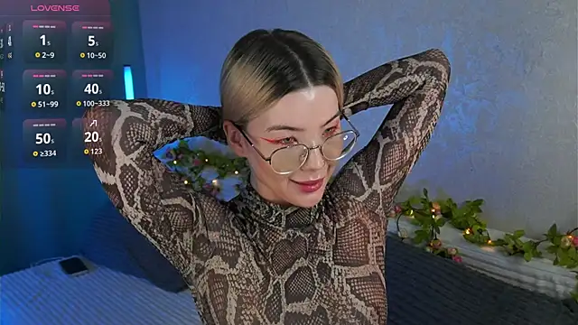 LindaThackerr online show from 07/02/26, 04:18
