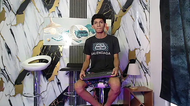 TWINKS BOYSX online show from 05/10/26, 02:08