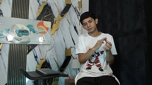 TWINKS BOYSX online show from 06/09/26, 01:23