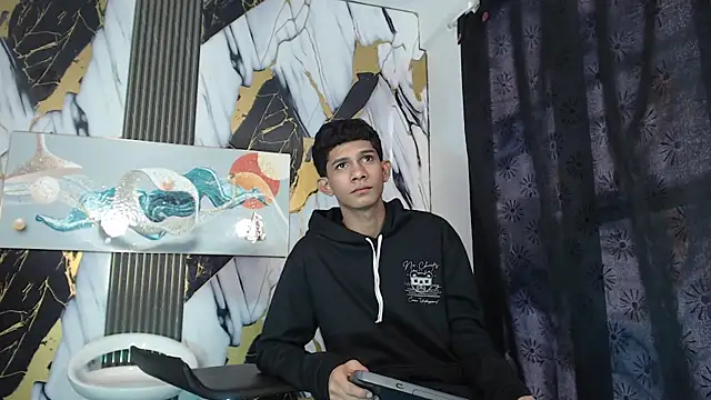 TWINKS BOYSX online show from 06/10/26, 01:23