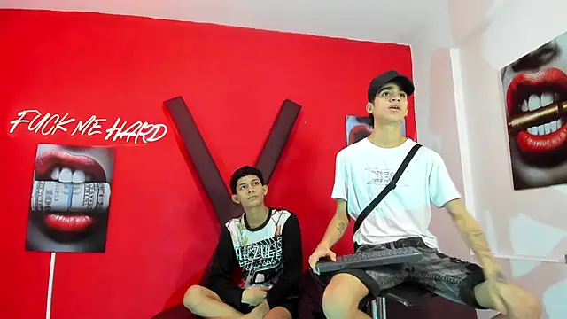 TWINKS BOYSX online show from 05/18/26, 01:27