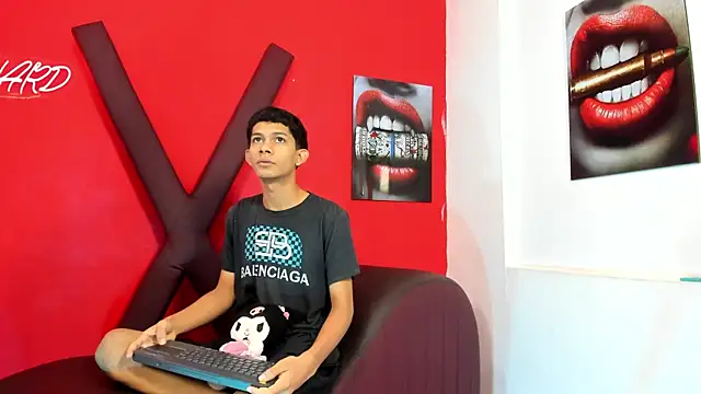 TWINKS BOYSX online show from 05/23/26, 01:43