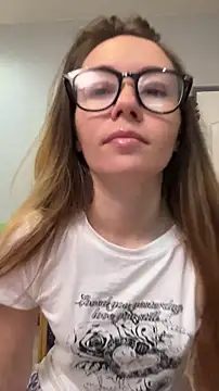 Mini girl do it better online show from 05/25/26, 11:47