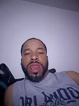 yoursexydaddy8181 online show from 06/05/26, 06:51
