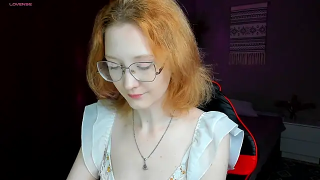 Snapshot of LunaTerry chatting on 06/10/26, 07:42 LunaTerry online show from 06/10/26, 07:42
