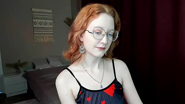 LunaTerry online show from 05/13/26, 08:10