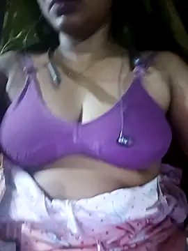 NIGHT QUEN online show from 05/17/26, 06:08