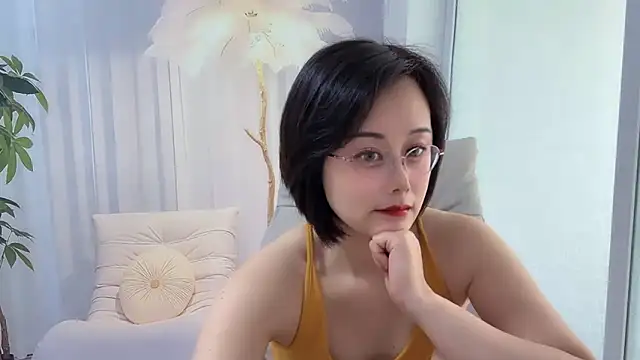 Snapshot of Naomi_Z chatting on 05/15/26, 11:03 Naomi Z online show from 05/15/26, 11:03
