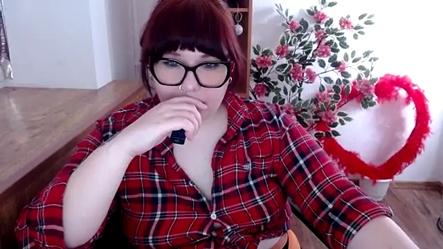 Snapshot of KarolinasHot chatting on 05/20/26, 12:40 KarolinasHot online show from 05/20/26, 12:40
