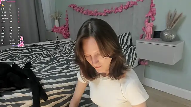 CortneyCagey online show from 06/19/26, 07:36
