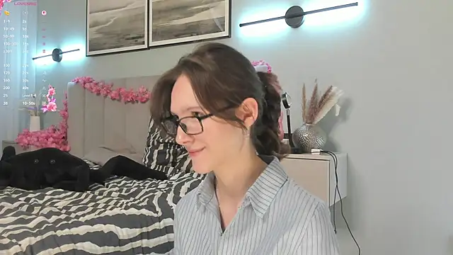 CortneyCagey online show from 06/10/26, 07:09