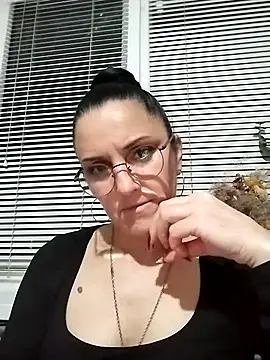 MillaMia45 online show from 05/09/26, 07:28