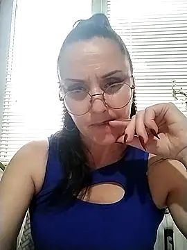 MillaMia45 online show from 05/10/26, 03:36
