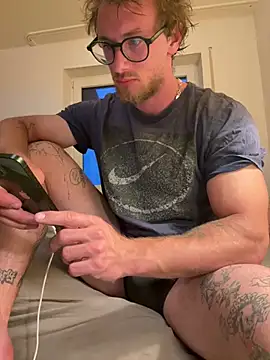 makeucomee online show from 05/10/26, 06:43