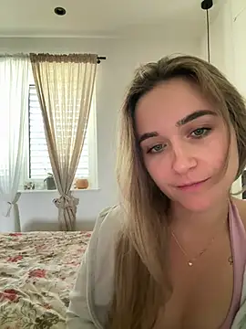 LillyStarr online show from 07/09/26, 07:42