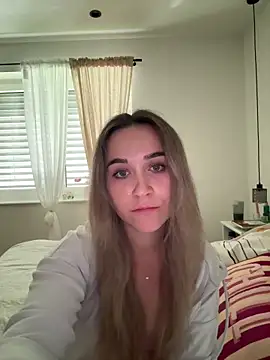 LillyStarr online show from 05/26/26, 03:32