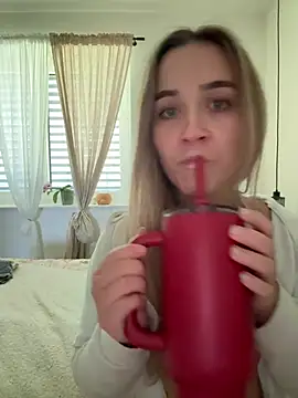 LillyStarr online show from 07/28/26, 12:45