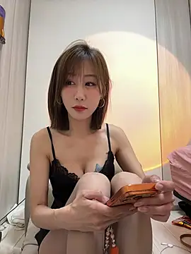 Snapshot of yumi44234 chatting on 05/06/26, 06:28 yumi44234 online show from 05/06/26, 06:28