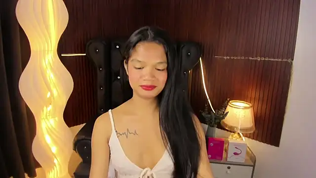 Snapshot of Naya_Hilton chatting on 05/31/26, 06:31 Naya Hilton online show from 05/31/26, 06:31