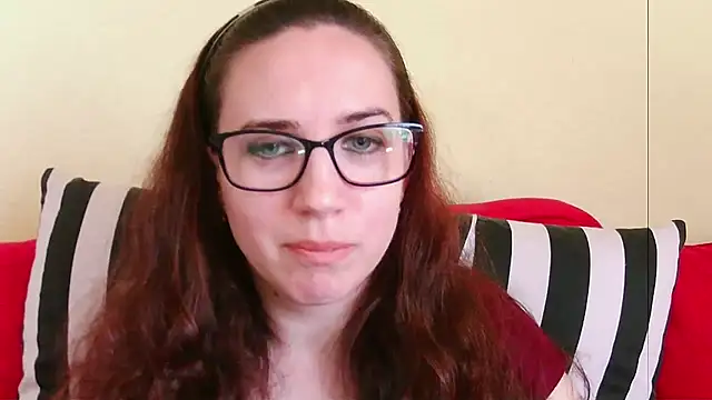Snapshot of EmilyHotAngel chatting on 06/11/26, 01:19 EmilyHotAngel online show from 06/11/26, 01:19